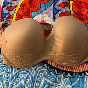 Victoria’s Secret strapless bra